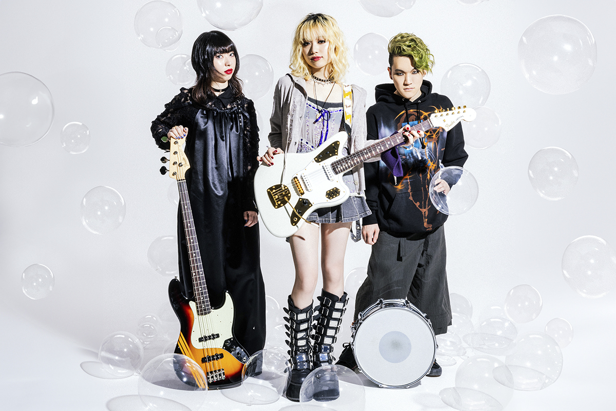 【ブランデー戦記】【未開封】BRANDY SENKI 特典付き【蓮月さん】 インタビュー | Cover Artist | ブランデー戦記 -前編- - FenderNews
