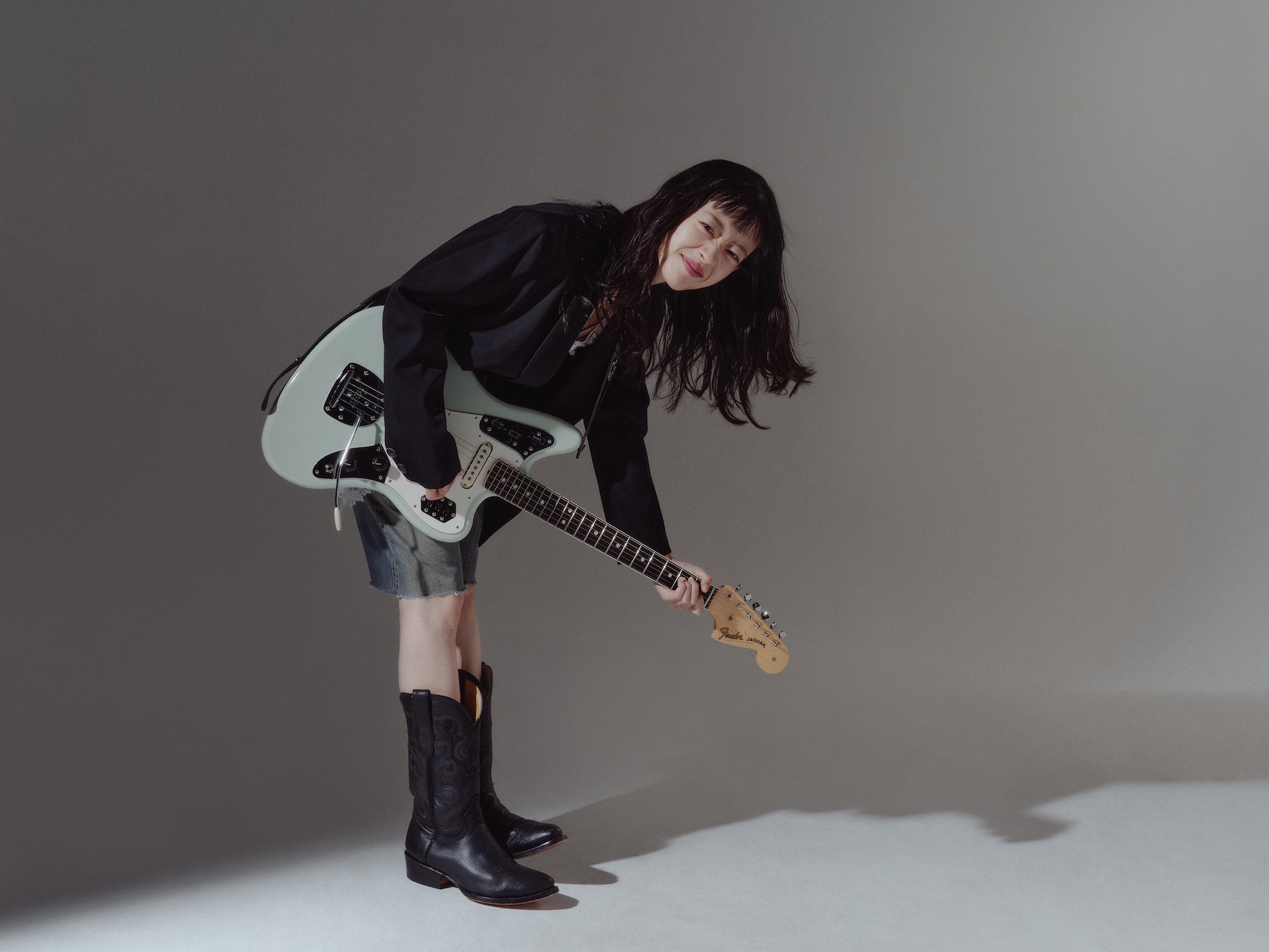 Signature Model Interview | 塩塚モエカ（羊文学） -後編- - FenderNews